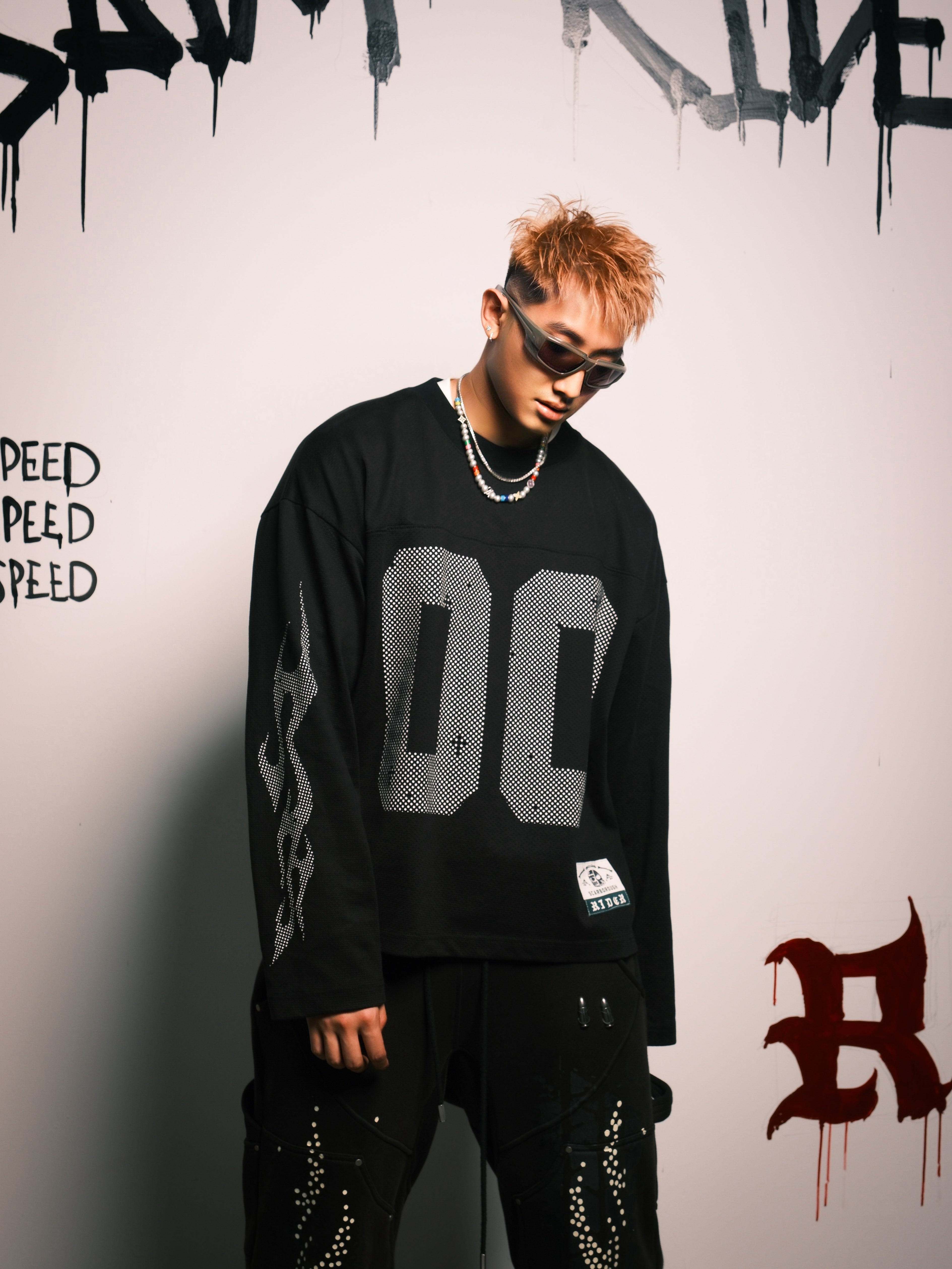 PIXEL JERSEY RETRO PRINT FADED LONG SLEEVE BLACK