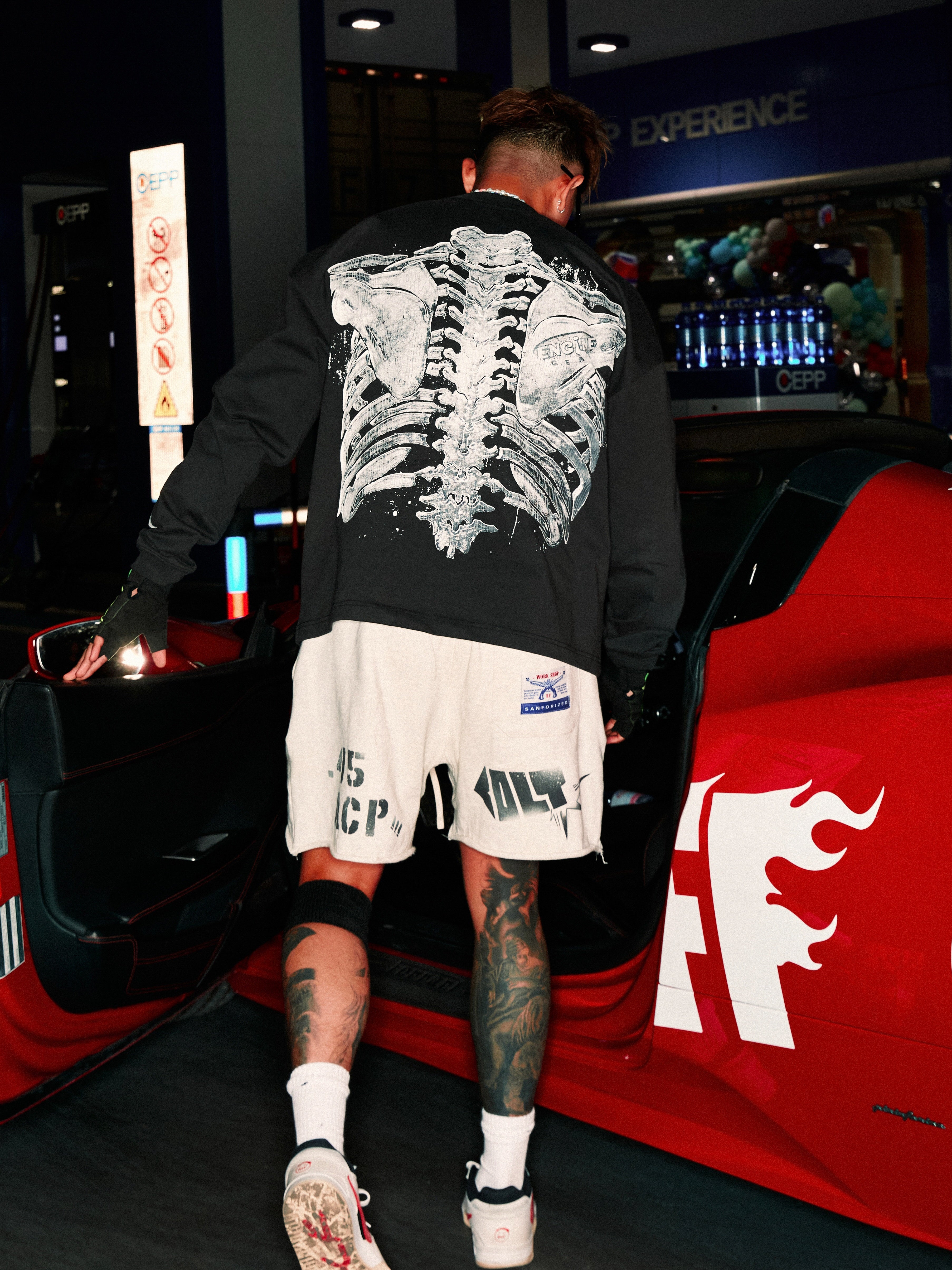 BONEBREAKER ENGINE RETRO CRACK PRINT LONG SLEEVES SHORT WIDE BOXY FIT